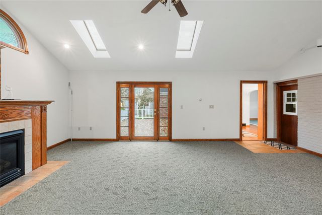 327 NEVADA Drive, Erie, PA 16505