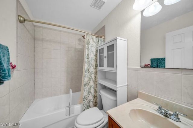 3024 NE 2nd AVE, Cape Coral, FL 33909