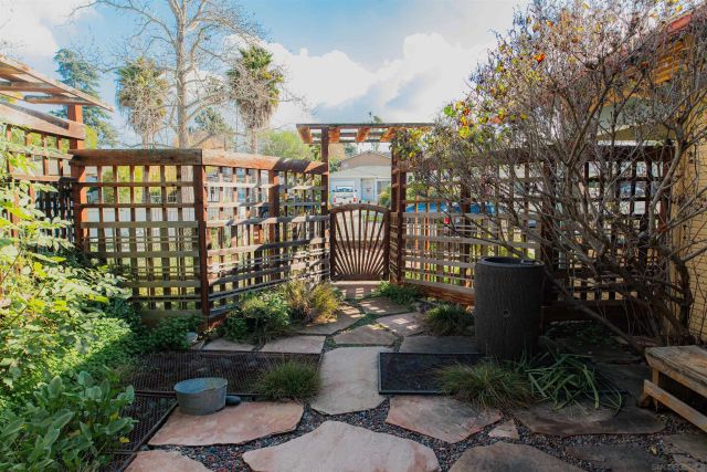 210 E 6th Ave, Escondido, CA 92025