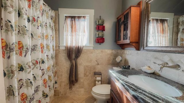 210 E 6th Ave, Escondido, CA 92025