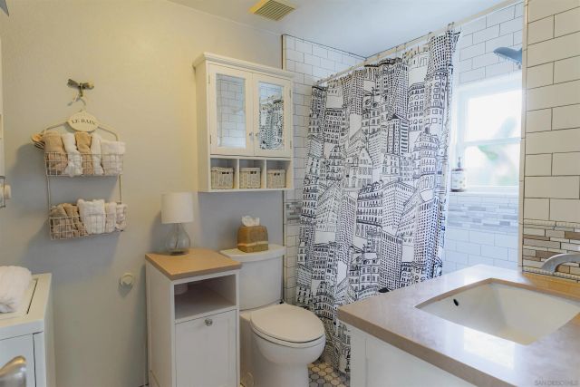 210 E 6th Ave, Escondido, CA 92025