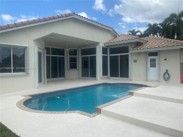 3066 Lakewood Cir 3066, Weston, FL 33332