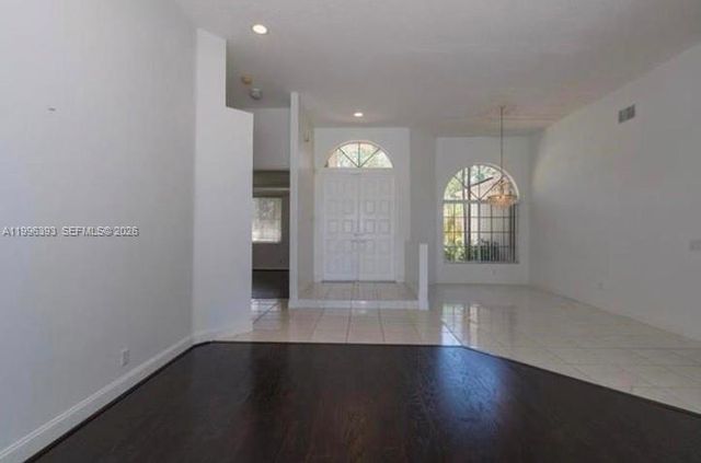 3066 Lakewood Cir 3066, Weston, FL 33332