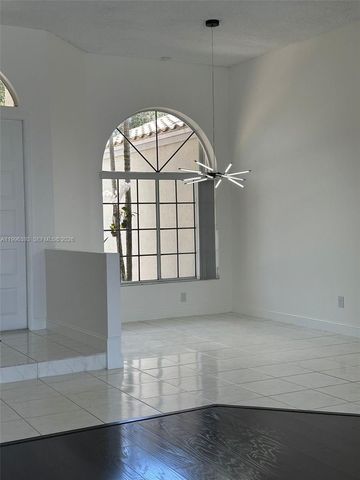 3066 Lakewood Cir 3066, Weston, FL 33332