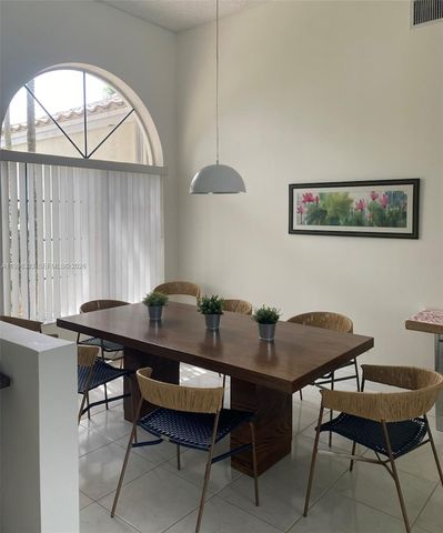 3066 Lakewood Cir 3066, Weston, FL 33332