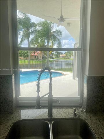 3066 Lakewood Cir 3066, Weston, FL 33332