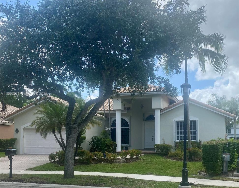3066 Lakewood Cir 3066, Weston, FL 33332