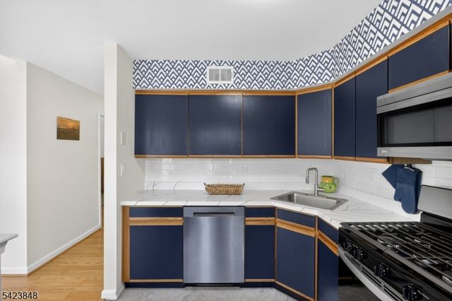 2204 Vroom Dr, Bridgewater Twp., NJ 08807