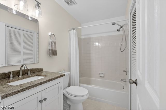 2204 Vroom Dr, Bridgewater Twp., NJ 08807