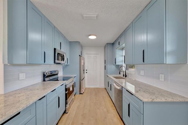 7454 LOCUST STREET NE, St Petersburg, FL 33702
