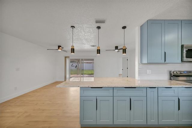 7454 LOCUST STREET NE, St Petersburg, FL 33702