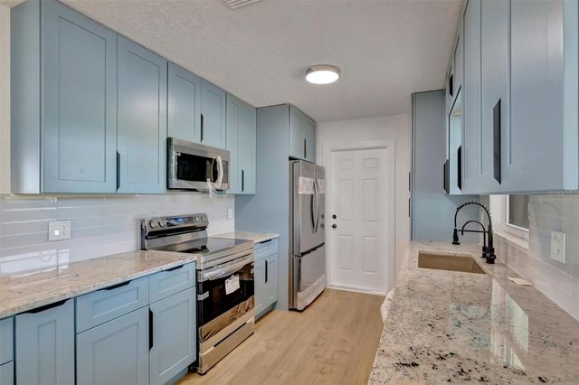 7454 LOCUST STREET NE, St Petersburg, FL 33702