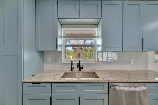 7454 LOCUST STREET NE, St Petersburg, FL 33702
