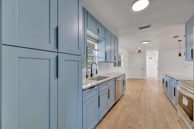 7454 LOCUST STREET NE, St Petersburg, FL 33702