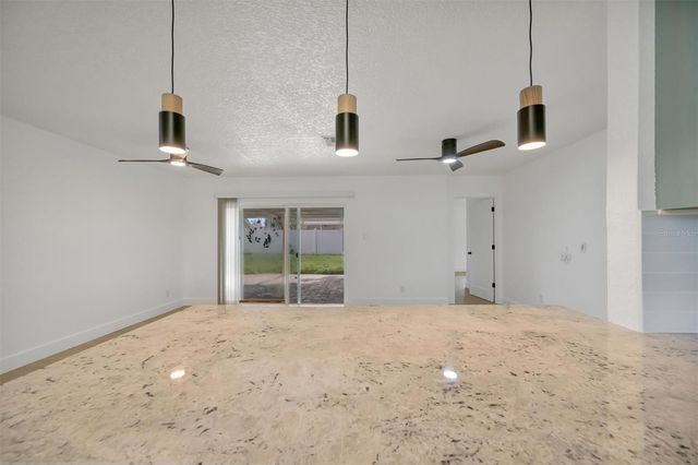 7454 LOCUST STREET NE, St Petersburg, FL 33702