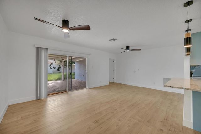 7454 LOCUST STREET NE, St Petersburg, FL 33702
