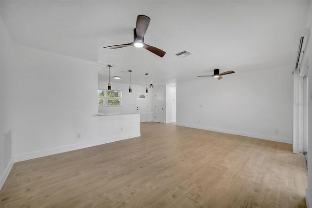7454 LOCUST STREET NE, St Petersburg, FL 33702