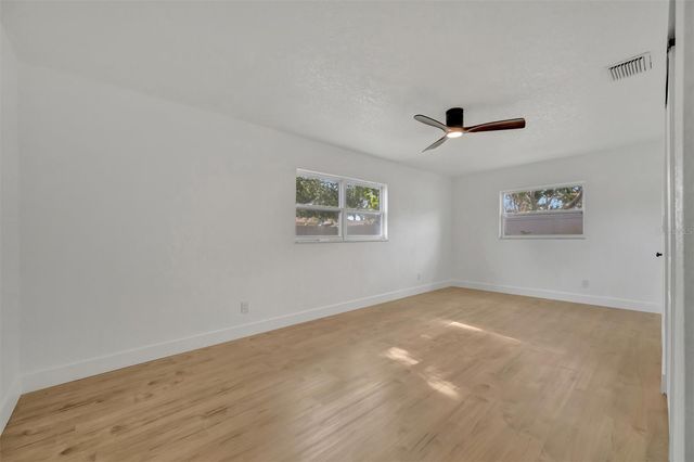 7454 LOCUST STREET NE, St Petersburg, FL 33702