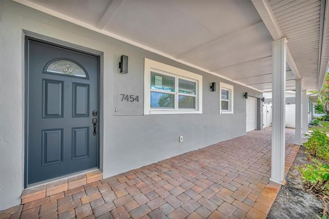 7454 LOCUST STREET NE, St Petersburg, FL 33702