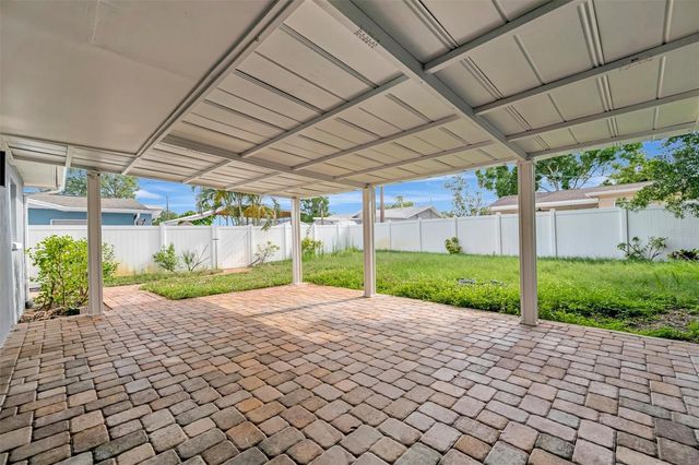 7454 LOCUST STREET NE, St Petersburg, FL 33702