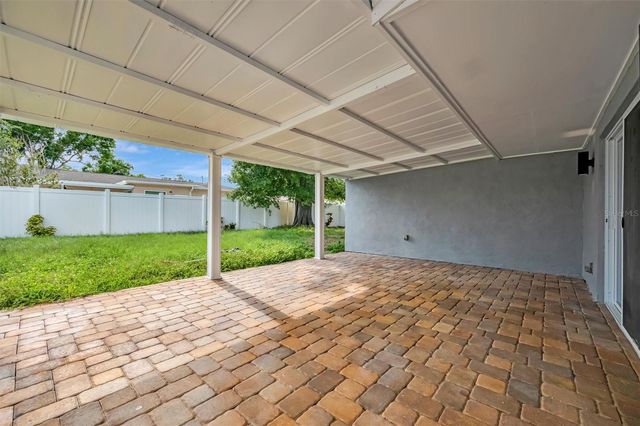 7454 LOCUST STREET NE, St Petersburg, FL 33702
