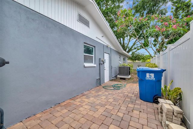 7454 LOCUST STREET NE, St Petersburg, FL 33702