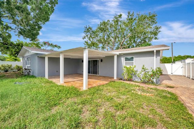 7454 LOCUST STREET NE, St Petersburg, FL 33702