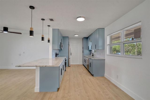 7454 LOCUST STREET NE, St Petersburg, FL 33702