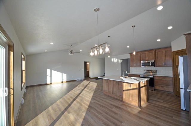 470 HURON ROAD, Green Bay, WI 54311