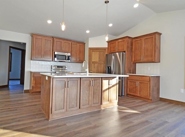 470 HURON ROAD, Green Bay, WI 54311