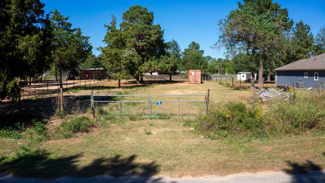 732 Ezekiel Smith Street, Waller, TX 77484