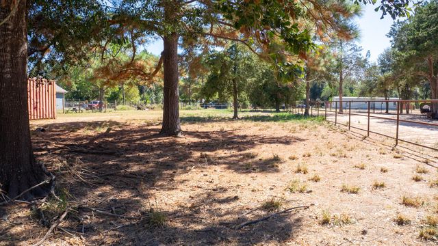 732 Ezekiel Smith Street, Waller, TX 77484