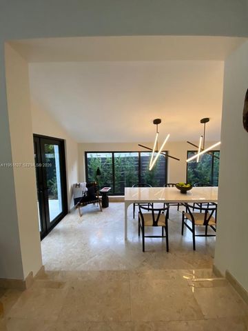 1443 W 21st St, Miami Beach, FL 33140