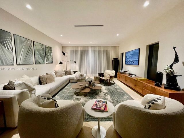 1443 W 21st St, Miami Beach, FL 33140