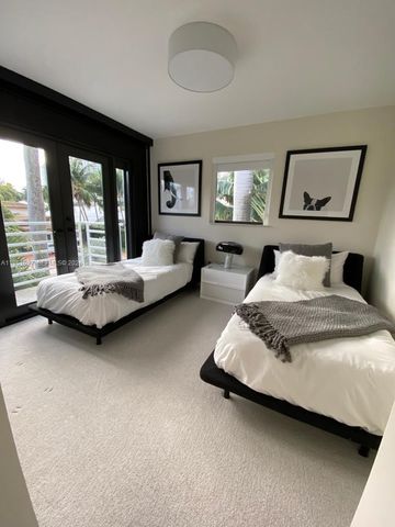 1443 W 21st St, Miami Beach, FL 33140