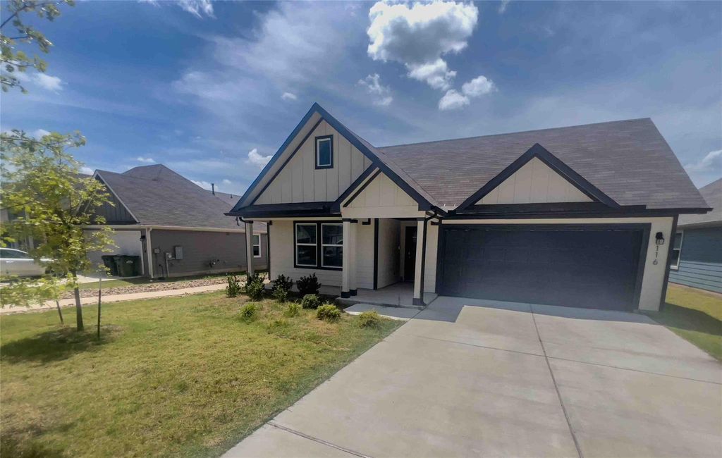 116 Sweetwater Creek LN, Hutto, TX 78634