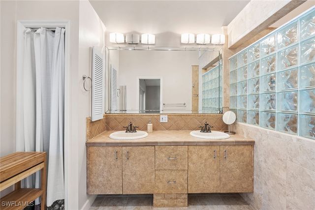 816 102nd AVE N, Naples, FL 34108