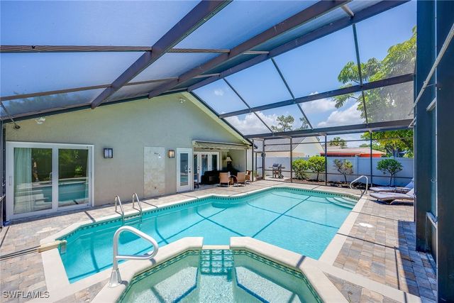 816 102nd AVE N, Naples, FL 34108