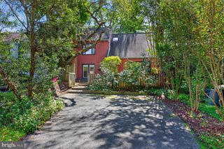 10903 KNIGHTS BRIDGE CT, Reston, VA 20190