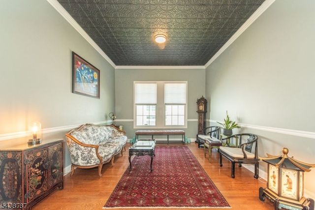 8 Bluffs Ct, Hamburg Boro, NJ 07419