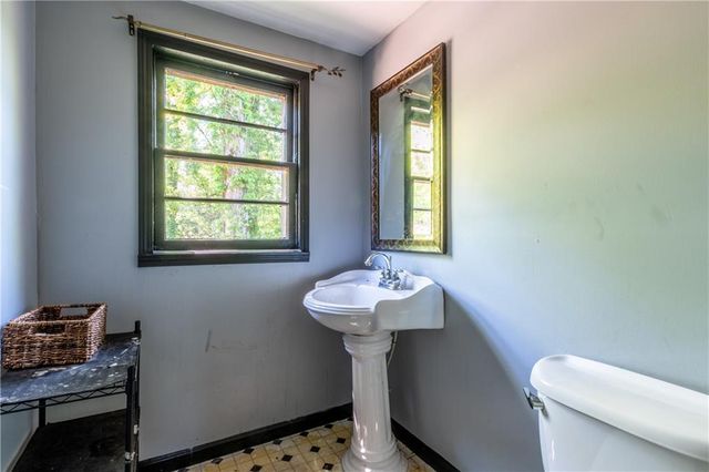 7919 Hickory Flat Highway, Woodstock, GA 30188