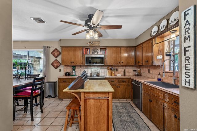 9707 WINDWOOD DR, Boerne, TX 78006