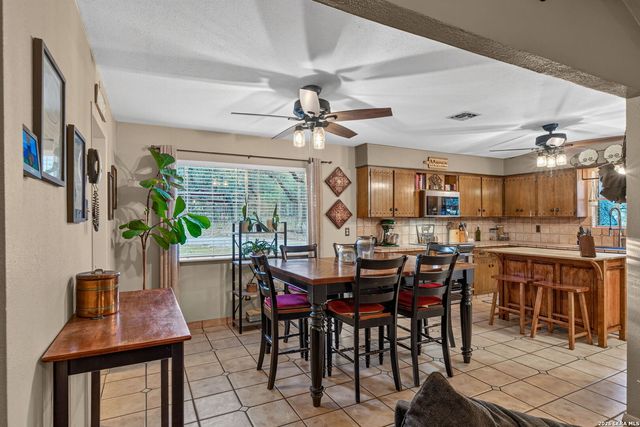 9707 WINDWOOD DR, Boerne, TX 78006