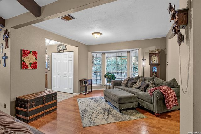 9707 WINDWOOD DR, Boerne, TX 78006