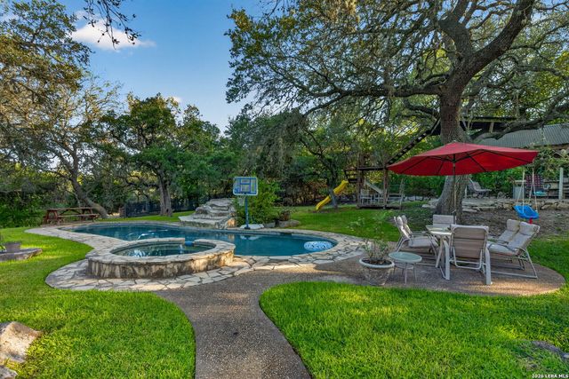 9707 WINDWOOD DR, Boerne, TX 78006