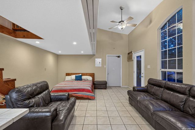 9707 WINDWOOD DR, Boerne, TX 78006
