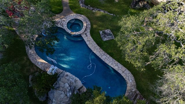 9707 WINDWOOD DR, Boerne, TX 78006