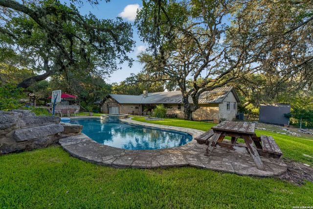 9707 WINDWOOD DR, Boerne, TX 78006