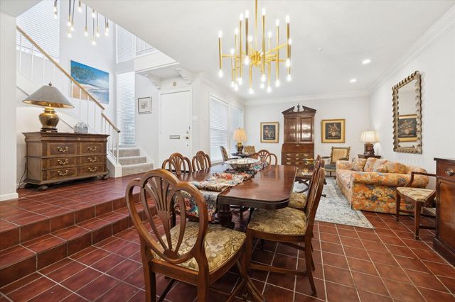 5818 Valley Forge Drive 108, Houston, TX 77057