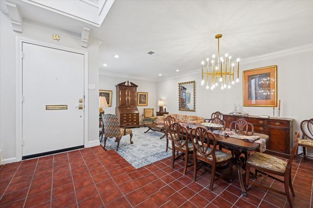 5818 Valley Forge Drive 108, Houston, TX 77057